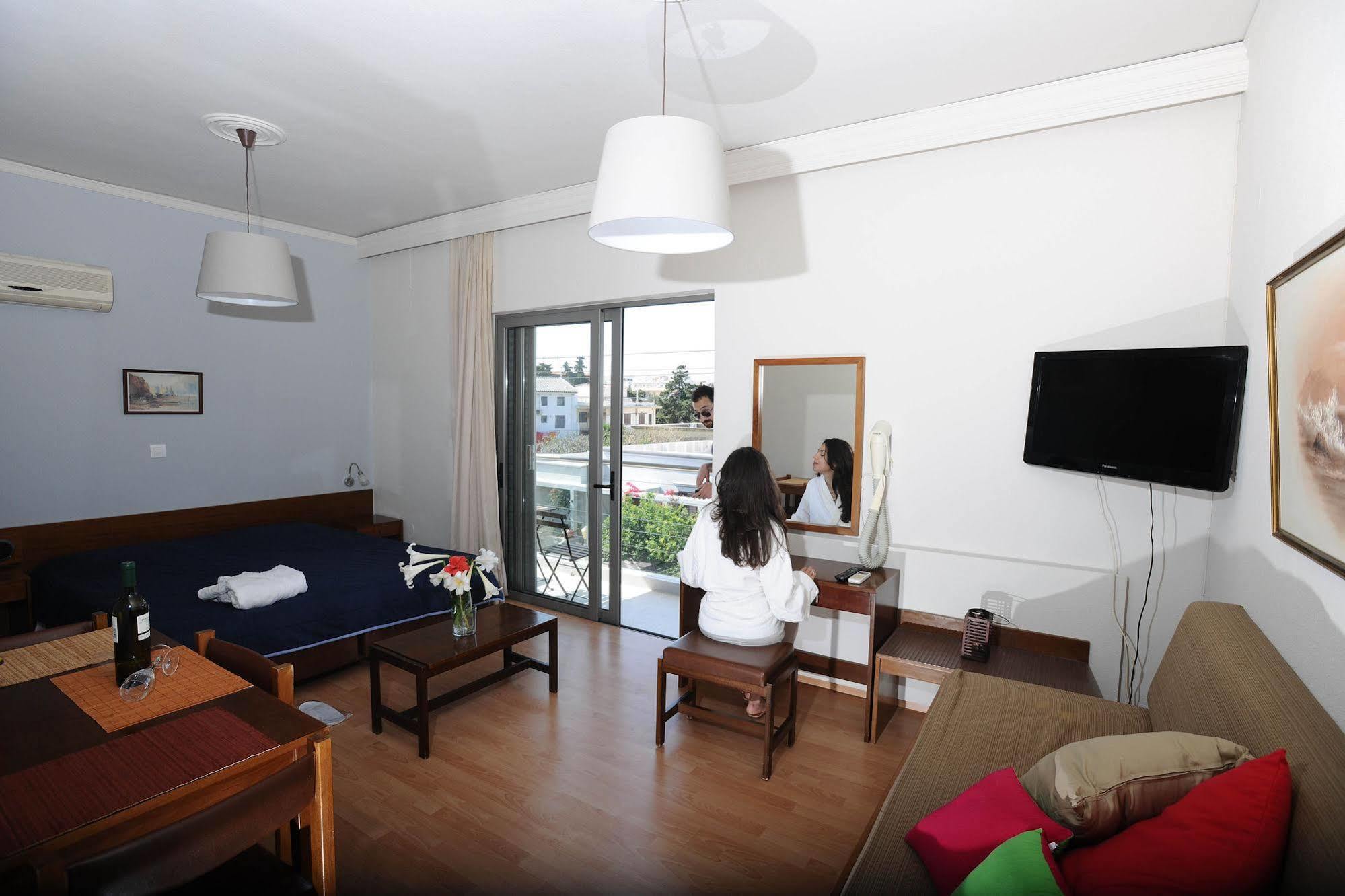 Aparthotel 7palms 2*